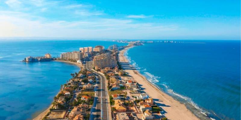 Why do Poles buy apartments in La Manga?