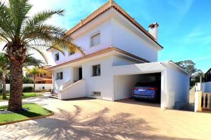 Resale - Villa - Orihuela Costa - Campoamor