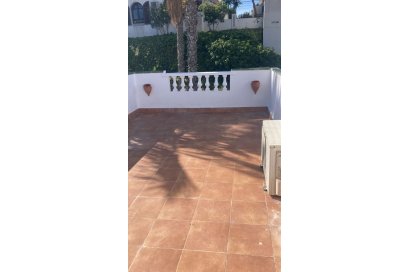 Resale - Villa - Orihuela Costa - Villamartín