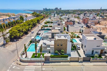 Resale - Villa - Orihuela Costa - Campoamor