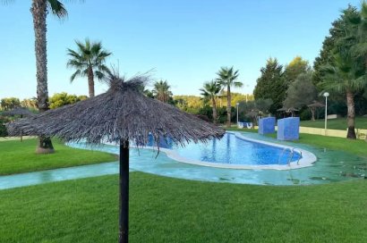 Resale - Apartment - Orihuela Costa - Campoamor