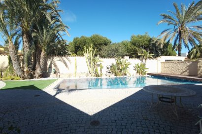 Resale - Villa - Orihuela Costa - La Zenia