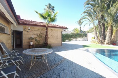 Resale - Villa - Orihuela Costa - La Zenia