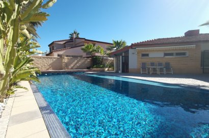 Resale - Villa - Orihuela Costa - La Zenia