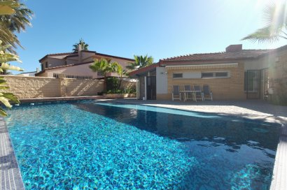 Resale - Villa - Orihuela Costa - La Zenia