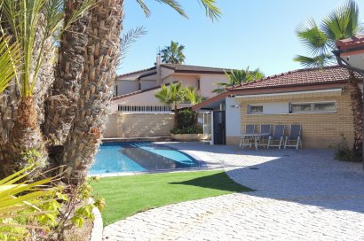 Resale - Villa - Orihuela Costa - La Zenia