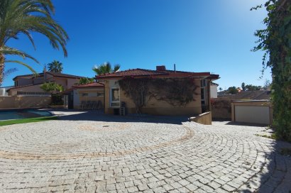 Resale - Villa - Orihuela Costa - La Zenia