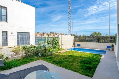 Resale - Villa - Torrevieja - Punta Prima