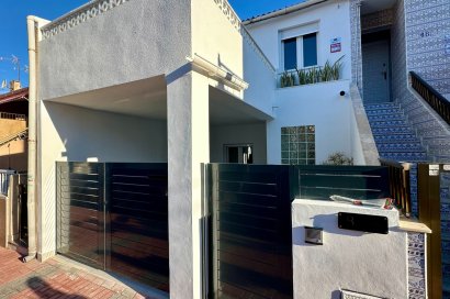 Resale - Villa - Torrevieja - Playa de los Naufragos