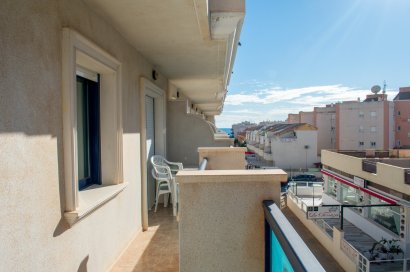 Resale - Apartment - Orihuela Costa - Campoamor