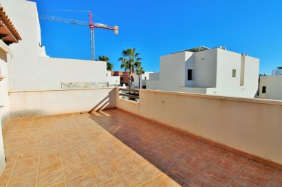 Resale - Villa - Villamartín - PAU 8