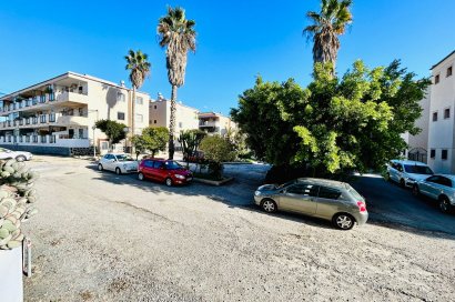 Resale - Apartment - Torrevieja - El Chaparral