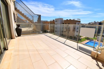 Resale - Apartment - Orihuela Costa - Villamartín