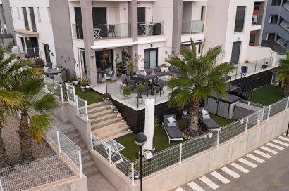 Resale - Apartment - Orihuela Costa - Villamartín